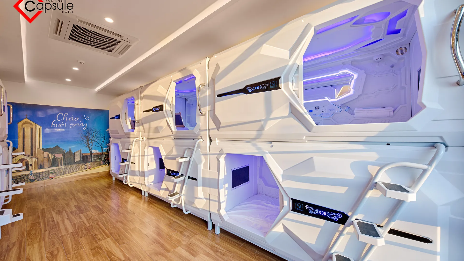 Ancyra Capsule Hotel - Backpackers Paradise & Rooftop Bar Da Nang